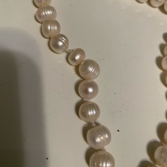 2 woman’s pearls vintage originals long as posted - Picture 6 of 7
